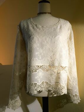 Boho Lace Crochet-Trim Long Sleeve Top - Cream